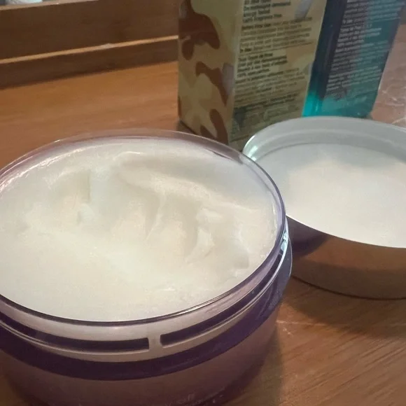 Clinique iD Skincare Trio - Purple, Gold, Red - Picture 2 of 2